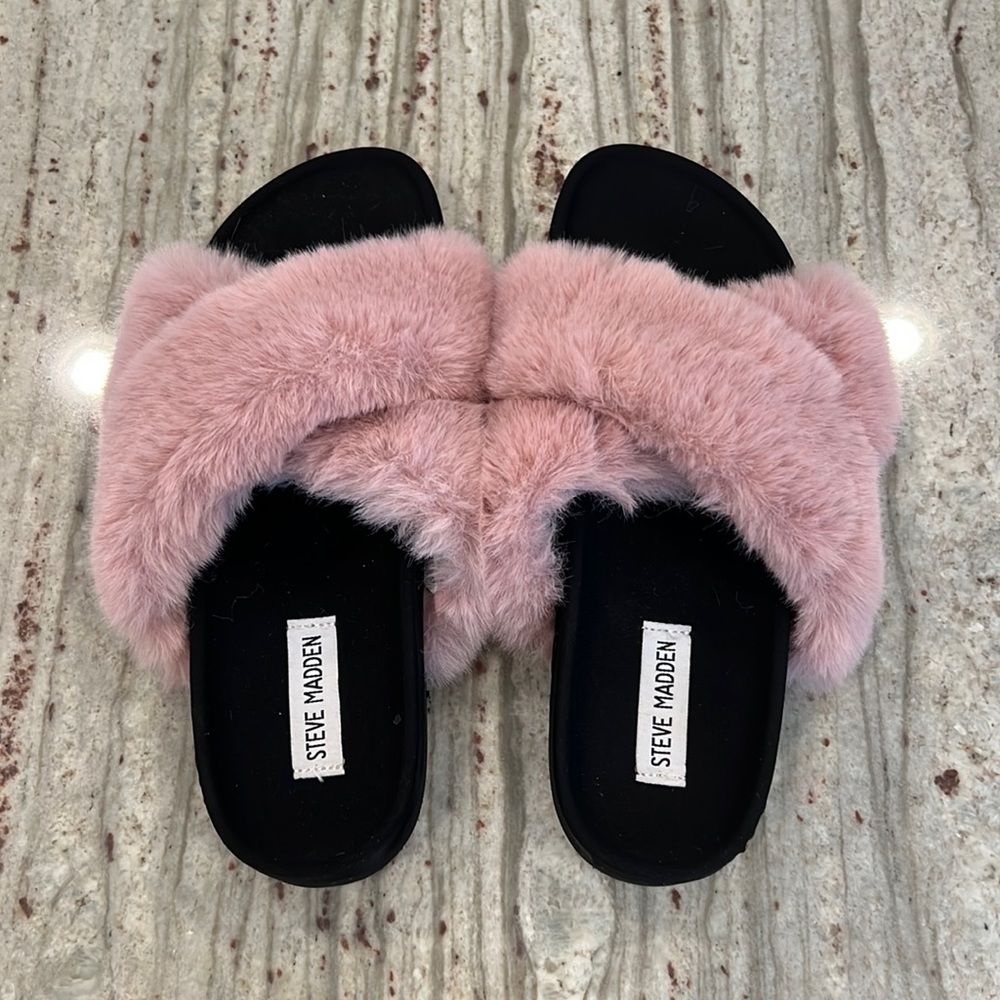 Steve Madden faux fur slippers